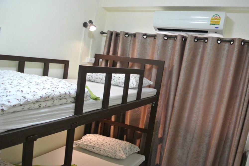 Bed Dee Time Hostel Банкок Екстериор снимка
